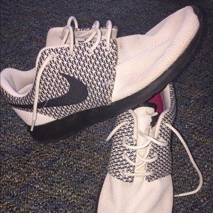 nike roshe shoes